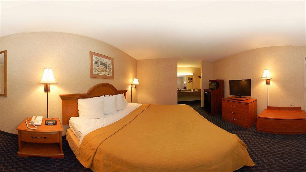 Greenville Inn & Suites Екстер'єр фото