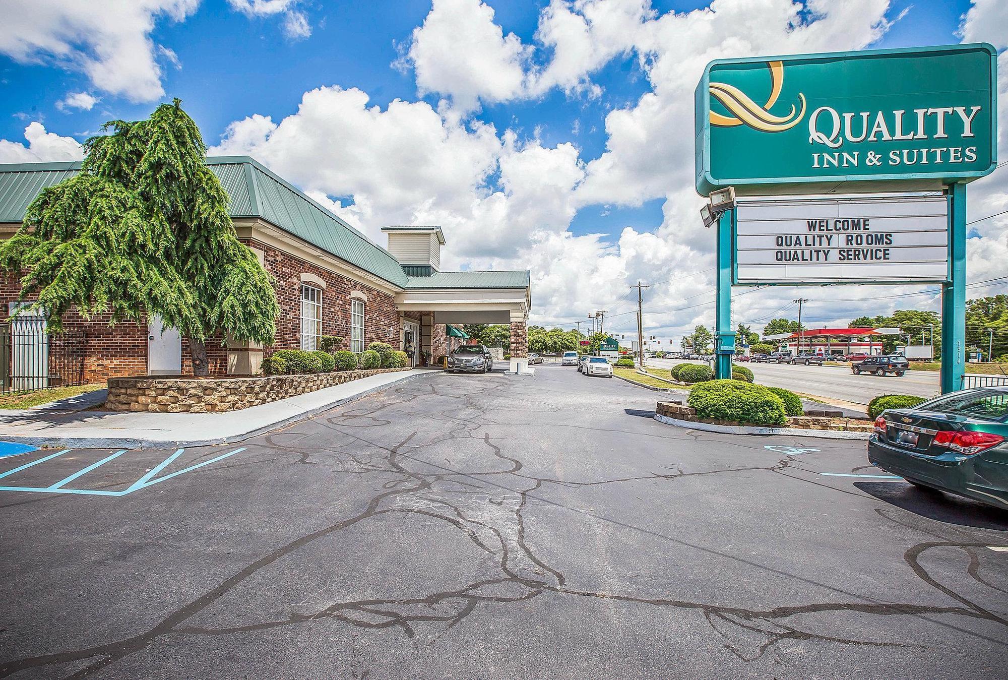 Greenville Inn & Suites Екстер'єр фото