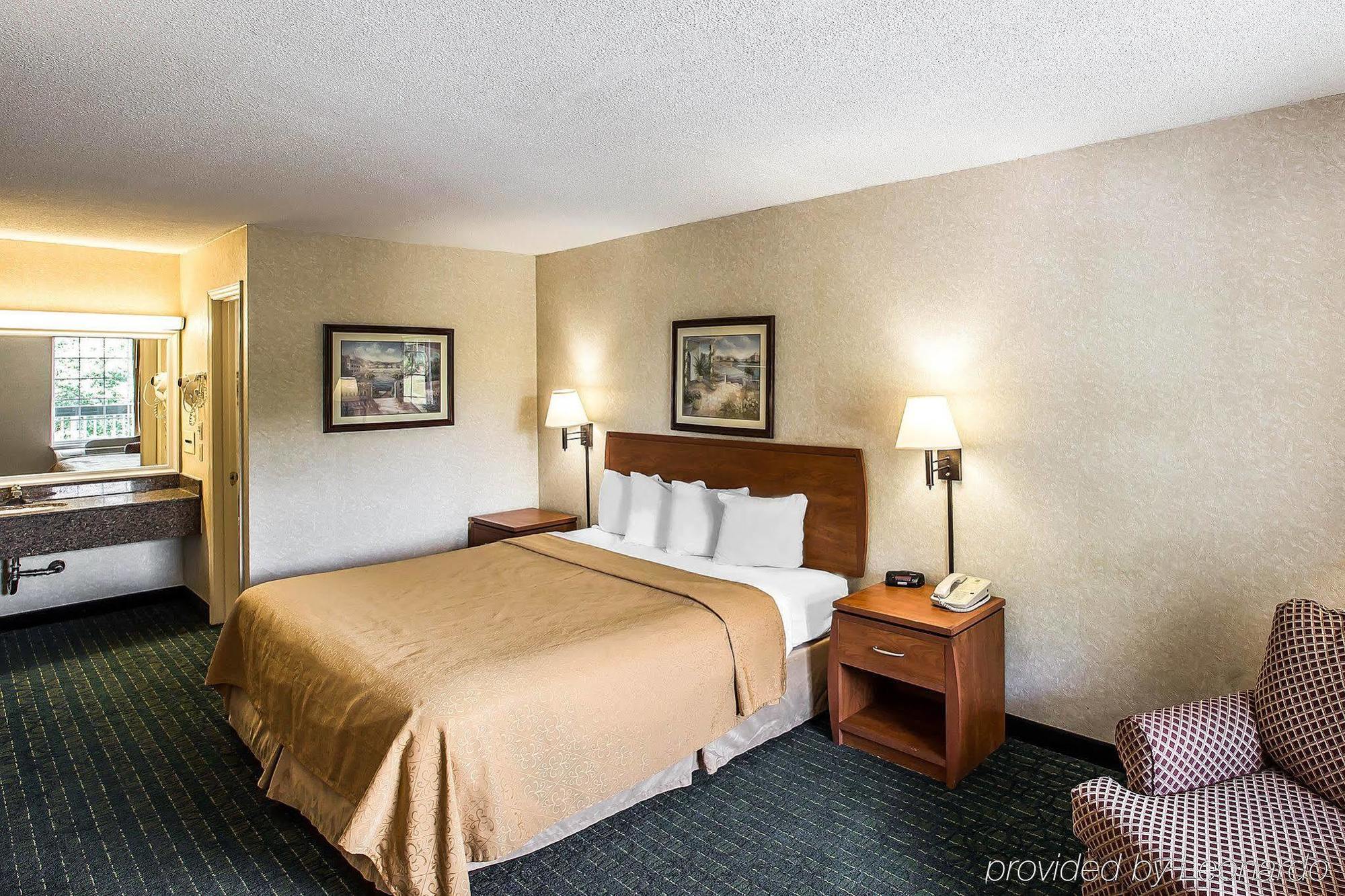 Greenville Inn & Suites Екстер'єр фото