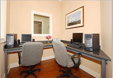Greenville Inn & Suites Екстер'єр фото